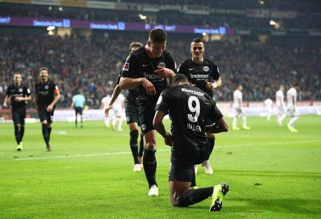  法兰克福客场逼平劲旅保持德甲不败金身  